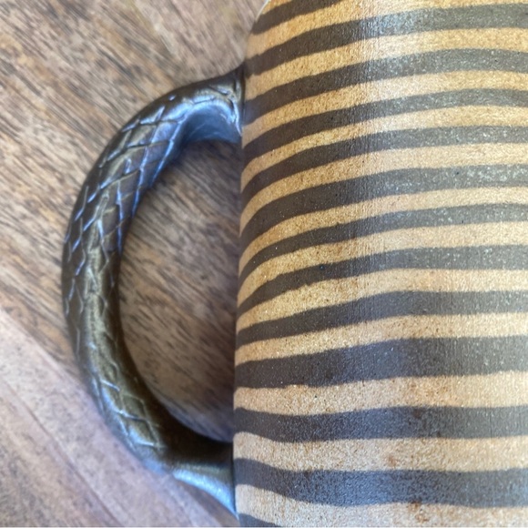 Two Gorgeous Hand-Thrown Studio Art Turtle Pottery Mugs Signed Artist:  … - Picture 7 of 10